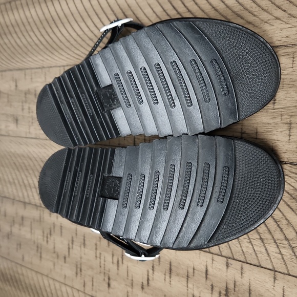 Dr. Martens size 8 Voss Floral Sandals - Picture 5 of 7